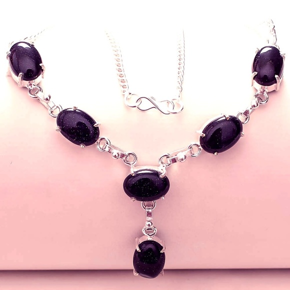Jewelry - ➰Gorgeous Stone Necklace